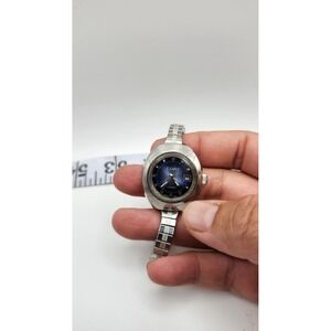 Le‎ Gant QS Manual Wind Watch Womens Water Resistant Silver Tone Blue Dial Date